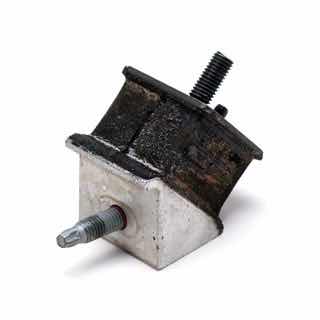 USED - RH GEARBOX MOUNTING RUBBER - DEFENDER TD5/PUMA &amp; DISCOVERY II