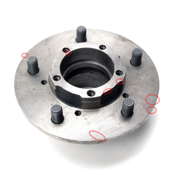 Damaged Hub Assembly Defender PLE194X1 Rovers North Land Rover