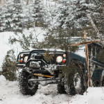 Expanding the trails at Winter Romp 2025! @adamgcheck #offroadmaine #winteroffroad #landroverclub #roversnorth #exploremore #defender #vintageoffroad #getoutside #winterromp