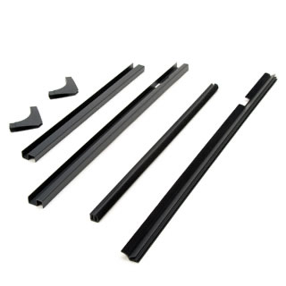 Filler Strip Kit RH Middle Door Defender