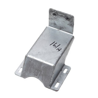 BRACKET BODY MOUNTING DEFENDER 110 SW