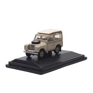 Model Series IIA 88 Station Wagon Limestone 1:76 Scale